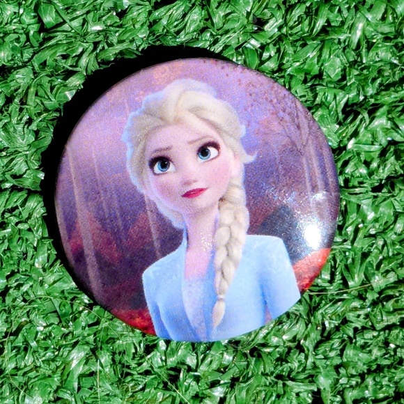 Disney Frozen Elsa/Anna/Kristoff/Sven 1 1/4"Button Pinback Lanyard Charm Set NOS - Picture 3 of 6